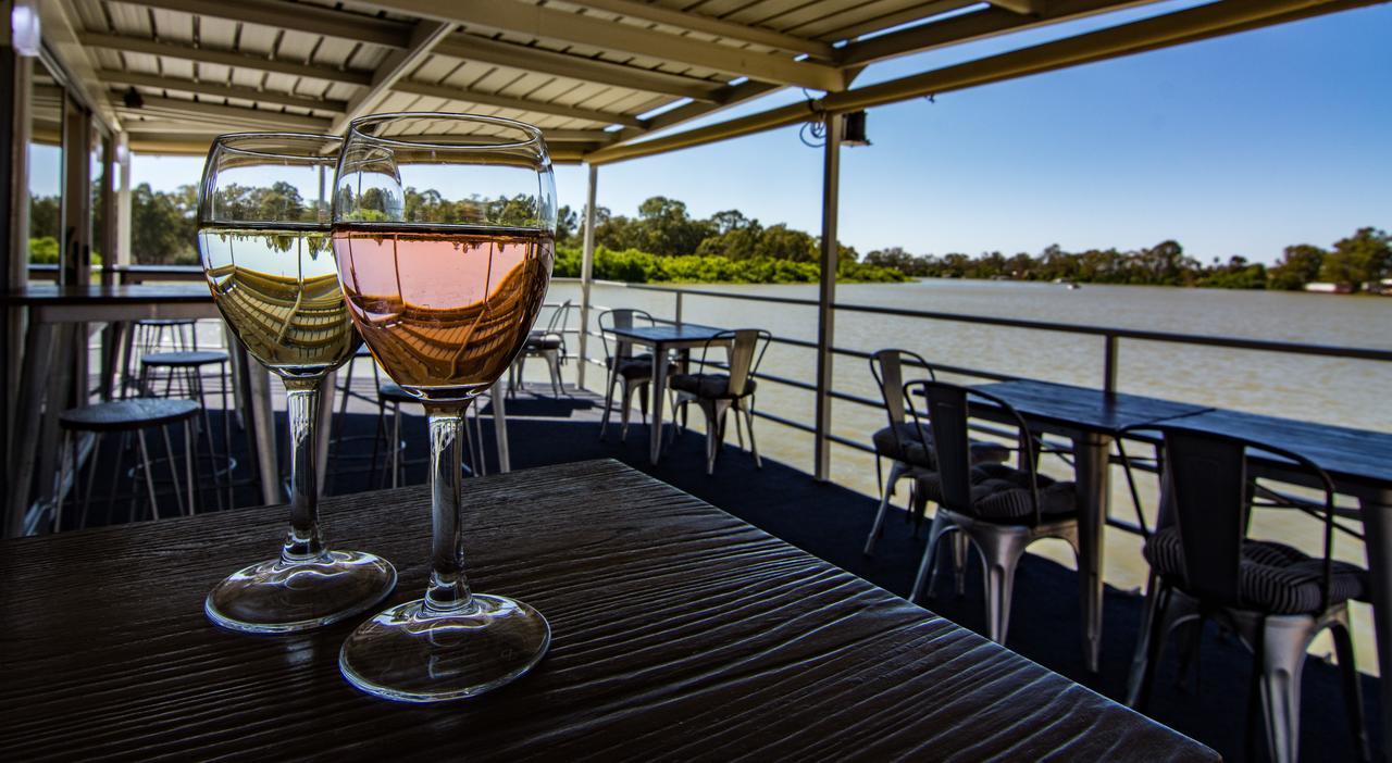 Murray River Queen Hotel เรนมาร์ค ภายนอก รูปภาพ